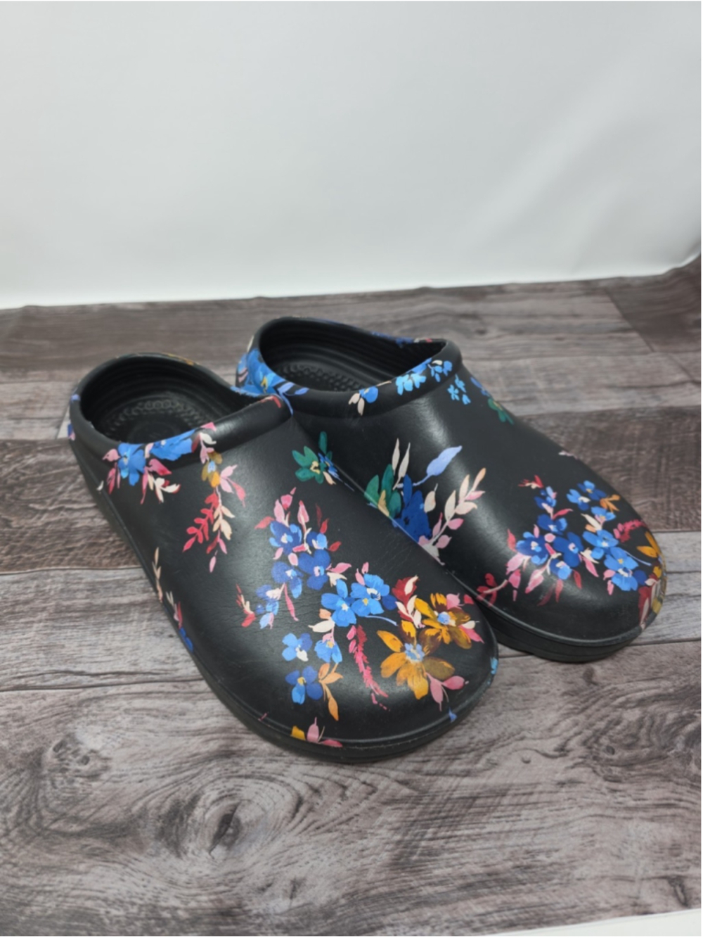 Totes Bailey Clogs Women's 7 Black Floral Slip On Lightweight Gardening Shoes